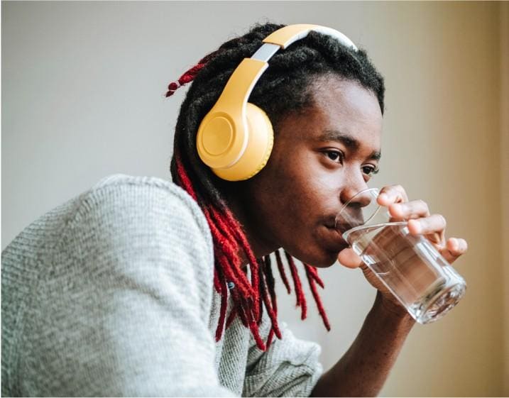 alka-seltzer-articles-resources-ease-a-hangover-drink-water